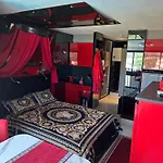 Rez De Jardin Ou 4E Avec Ascenseur- Velo - Piscine -Wifi-Dans Le Village Naturiste-Holidaysochic 아파트