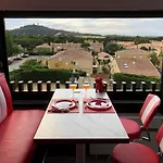 Rez De Jardin Ou 4E Avec Ascenseur- Velo - Piscine -Wifi-Dans Le Village Naturiste-Holidaysochic 아파트 *