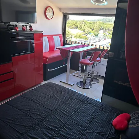 Rez De Jardin Ou 4E Avec Ascenseur- Velo - Piscine -Wifi-Dans Le Village Naturiste-Holidaysochic