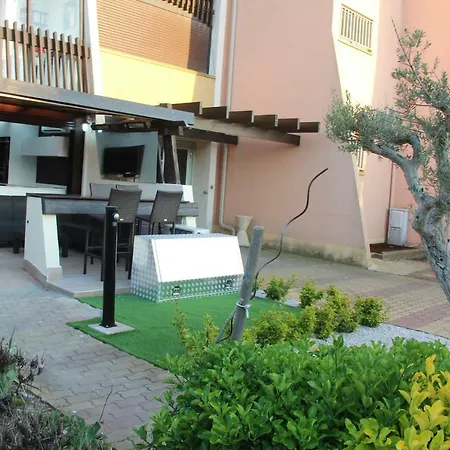 Rez De Jardin Ou 4E Avec Ascenseur- Velo - Piscine -Wifi-Dans Le Village Naturiste-Holidaysochic 아파트 *