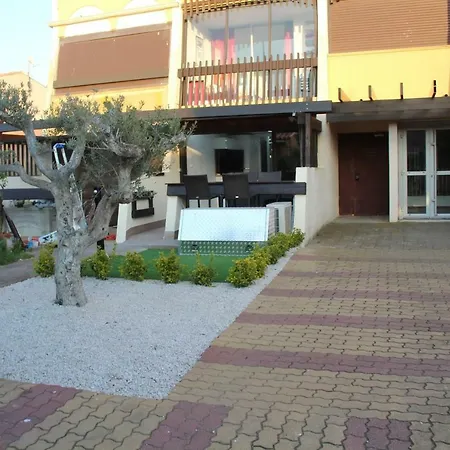 Rez De Jardin Ou 4E Avec Ascenseur- Velo - Piscine -Wifi-Dans Le Village Naturiste-Holidaysochic 아파트