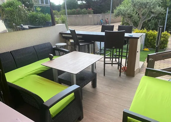 شقة Rez De Jardin Ou Ascenseur 4 Ieme Piscine -wifi-dans Le Village Naturiste Holidaysochic *