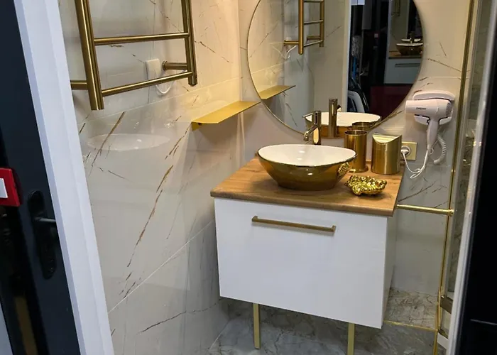 Appartement Rez De Jardin Ou Ascenseur 4 Ieme Piscine -wifi-dans Le Village Naturiste Holidaysochic *