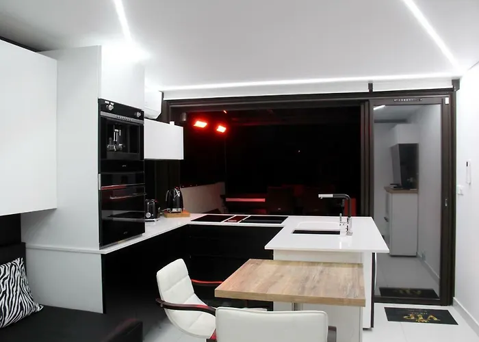 Rez De Jardin Ou Ascenseur 4 Ieme Piscine -wifi-dans Le Village Naturiste Holidaysochic Appartement Agde