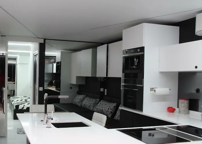 Rez De Jardin Ou Ascenseur 4 Ieme Piscine -wifi-dans Le Village Naturiste Holidaysochic آجد