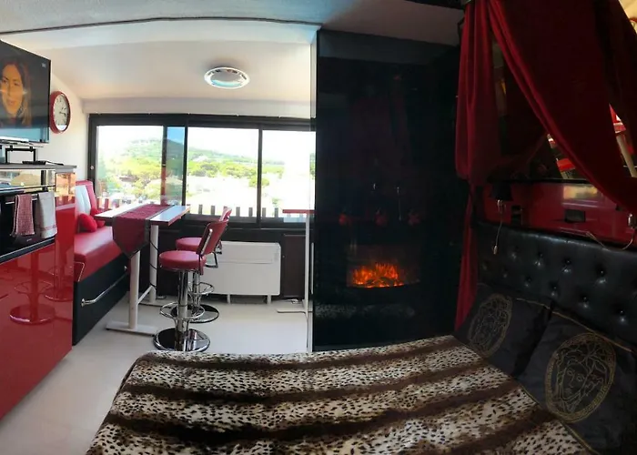 Rez De Jardin Ou Ascenseur 4 Ieme Piscine -wifi-dans Le Village Naturiste Holidaysochic