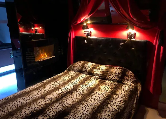 شقة Rez De Jardin Ou Ascenseur 4 Ieme Piscine -wifi-dans Le Village Naturiste Holidaysochic آجد